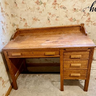 LOT 33: Antique/Vintage Wood Desk