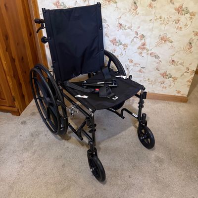LOT 30: Guardian Recliner Wheelchair with Detachable Feet and Arm Rests