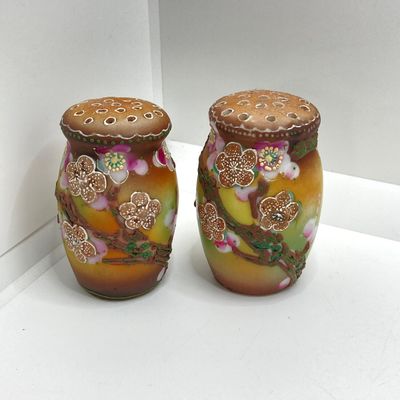 LOT 103: Beautiful Collection of Hand Painted Porcelain / China - Limoges, Nippon, Noritake Japan and More