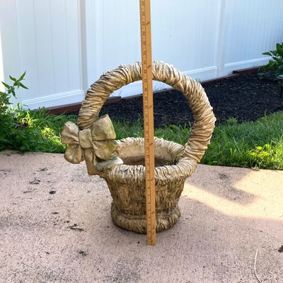 LOT 80: Large Garden Basket Outdoor Planter