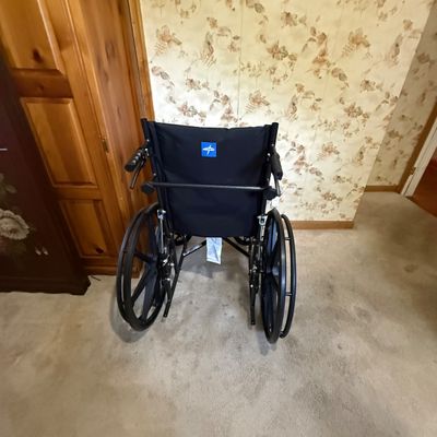 LOT 30: Guardian Recliner Wheelchair with Detachable Feet and Arm Rests