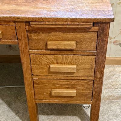 LOT 33: Antique/Vintage Wood Desk