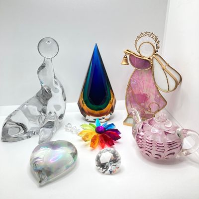 LOT 93: Colorful Art Glass - Paper Weights, Figurines and More
