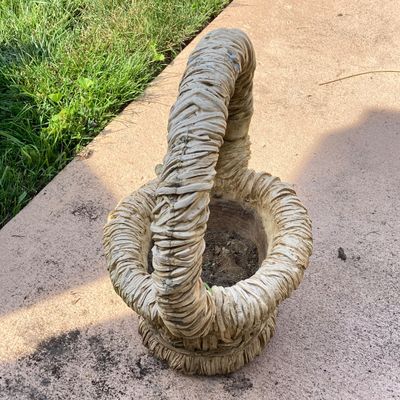 LOT 80: Large Garden Basket Outdoor Planter