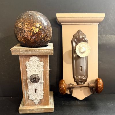 LOT 128: Door Knob Decor and More Including a Vintage Light Sconce