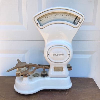 LOT 62: Vintage Dayton Scale Division (The Hobart Manufacturing Co.) - Style 47, Serial No. 137743