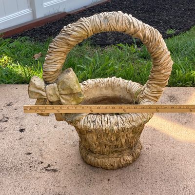 LOT 80: Large Garden Basket Outdoor Planter