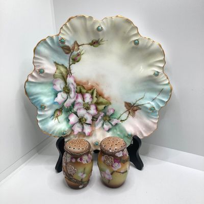 LOT 103: Beautiful Collection of Hand Painted Porcelain / China - Limoges, Nippon, Noritake Japan and More