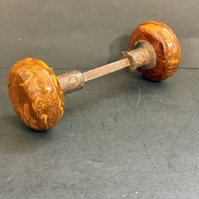 LOT 128: Door Knob Decor and More Including a Vintage Light Sconce
