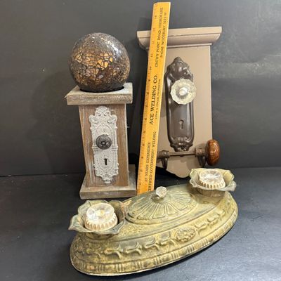 LOT 128: Door Knob Decor and More Including a Vintage Light Sconce