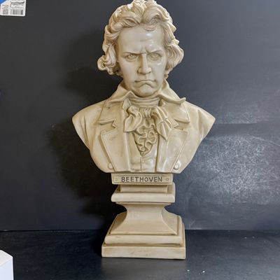 LOT 122: Large Poly-resin 18” Beethoven Bust, Thomas Collector’s Ed Radion Model BD=109 and Record Bowl