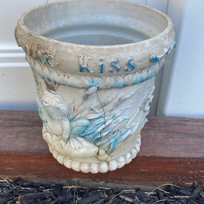 LOT 85: Assorted Patio / Outdoor Decor - Frog, Faux Plant, Jim Shore, Statues and More