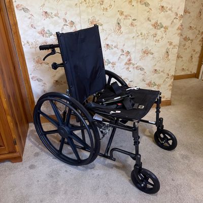 LOT 30: Guardian Recliner Wheelchair with Detachable Feet and Arm Rests