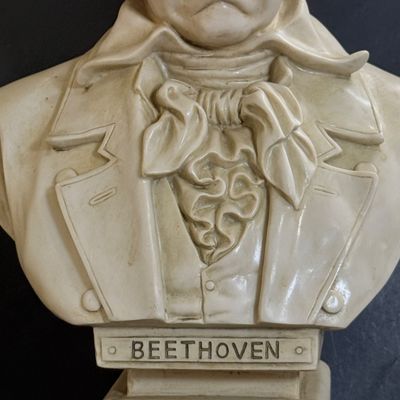 LOT 122: Large Poly-resin 18” Beethoven Bust, Thomas Collector’s Ed Radion Model BD=109 and Record Bowl