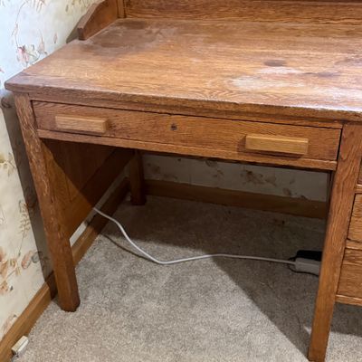 LOT 33: Antique/Vintage Wood Desk
