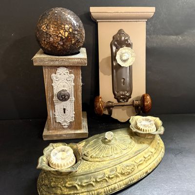 LOT 128: Door Knob Decor and More Including a Vintage Light Sconce