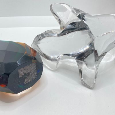 LOT 93: Colorful Art Glass - Paper Weights, Figurines and More
