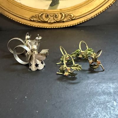 LOT 200: Framed Vintage Winter Scene, Holiday Serving Bowl and Tray, Shakers and More