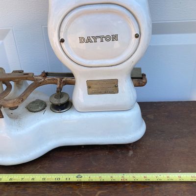 LOT 62: Vintage Dayton Scale Division (The Hobart Manufacturing Co.) - Style 47, Serial No. 137743