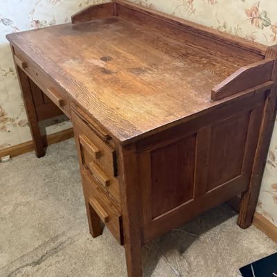 LOT 33: Antique/Vintage Wood Desk