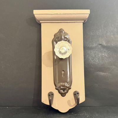 LOT 128: Door Knob Decor and More Including a Vintage Light Sconce