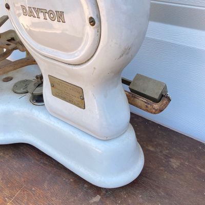 LOT 62: Vintage Dayton Scale Division (The Hobart Manufacturing Co.) - Style 47, Serial No. 137743