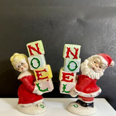 LOT 112: Vintage Napco Noel Santa and Mrs Claus Salt and Pepper Shaker