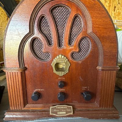 Thomas radio