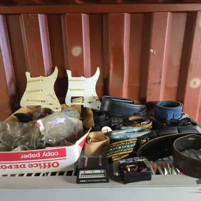 6508 guitar items and guitar straps