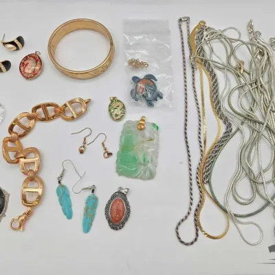1020 costume jewelry