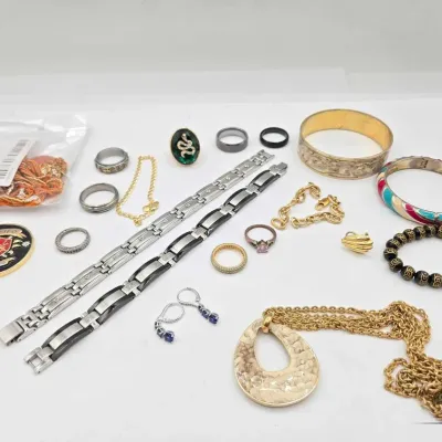 1010 costume jewelry