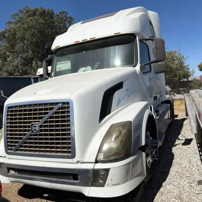 67 2004 volvo vnl