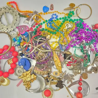 1018 costume jewelry