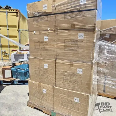 2702 24 boxes of disposable gowns