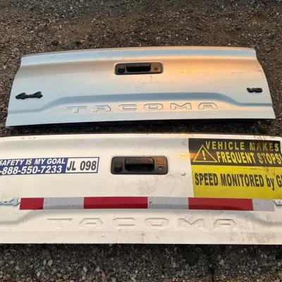 72016 2 toyota tacoma v6 tail gates