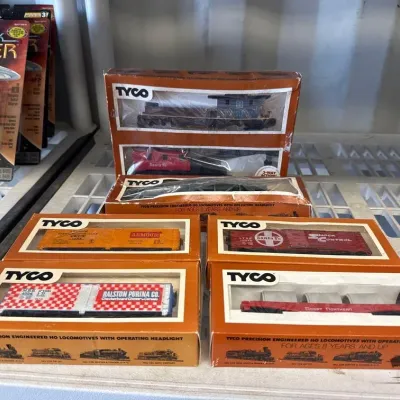 5042 tyco ho scale trains