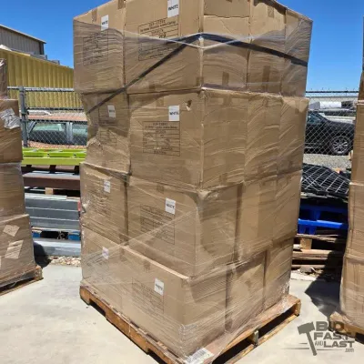 2706 24 boxes of disposable isolation clothing