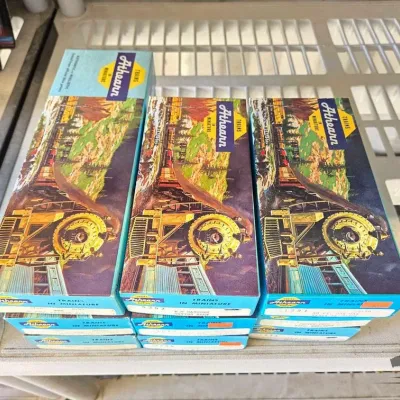 5048 minature model trains