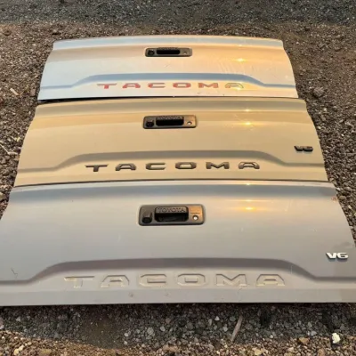 72018 3 toyota tacoma tail gates
