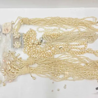 1015 costume pearls