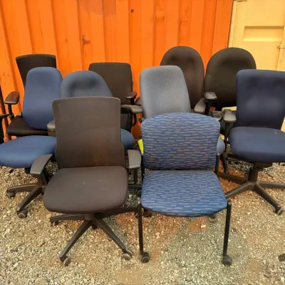 72022 10 rolling office chairs