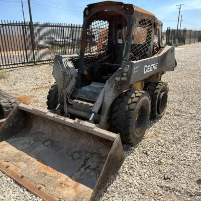 75 john deere 324e skidsteer