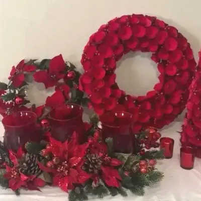 Red Holiday Decor 