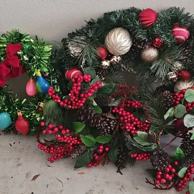 4 Holiday Wreaths 