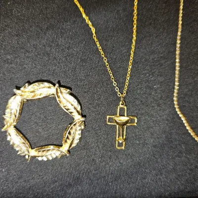 Vintage Gold Necklace and Brooch Jewelry Lot | Beautiful Pieces