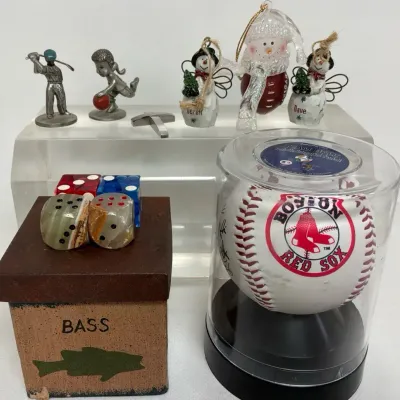 Boston Red Sox Team Ball Facsimile Autographed Ball In Case