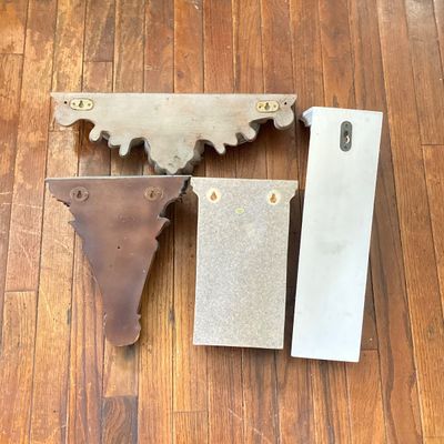 LOT 232: Collection of Assorted Wall Sconces, Brackets and Hanging Shelves (Wood, Metal and Resin)