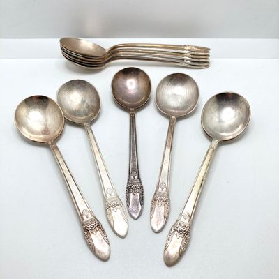 LOT 316: Rogers Bros "First Love" Silver Plated Flatware