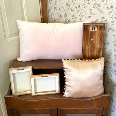 LOT 228: Home Decor Collection - Retro Style Phone, Wall Decor and Throw Pillows