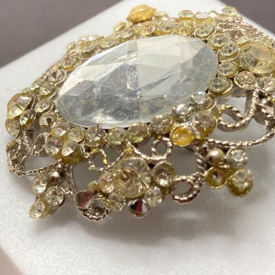 LOT 243: Three Rhinestone / Stone Brooch / Pin Collection - Art and More